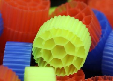 kaufen Schwarz jungfräulich HDPE Material MBBR Kunststoff Filtermedien für Aquarien 25mm X 12mm online manufacture