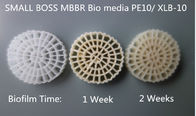 Biofördermaschinen-weiße Farbe Kaldnes MBBR für RAS Waste Water Treatment 10*7mm 5 Löcher große Fläche mischen gut