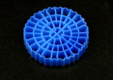 kaufen Aquarienbeckenfische blaue Farbe MBBR schwimmender Träger großer Oberflächenbereich >1200M2/M3 SBR-Technologie 25*4mm Medien online manufacture