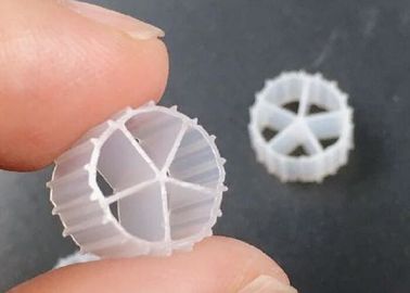 kaufen UV-beständiges HDPE 10*7MM MBBR BIOBALLS IFAS-Prozess 5 Räume online manufacture