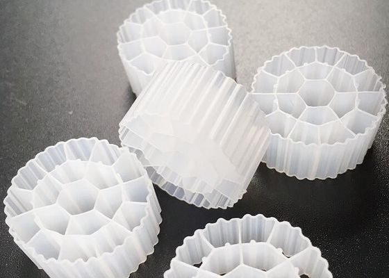 kaufen Plastik-MBBR-Bio-Medien HDPE-K3 Aquaponik-Filtermedien 500 m2/m3 fda sicherer Stoff Biopipe-Biozellkugeln online manufacture