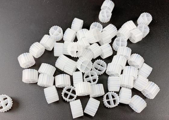 kaufen 11*7mm Natürliche Farbe und jungfräuliches HDPE Material MBBR Biofilmträger Hersteller online manufacture