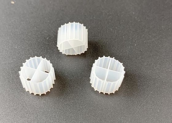 kaufen 11*7mm MBBR Biofiltermedien K1 mit weißer Farbe und jungem HDPE-Material online manufacture