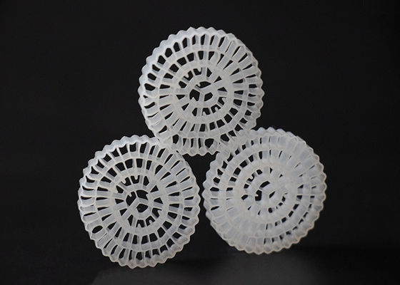 kaufen Jungfrau HDPE Material MBBR Bio Medien Weiße Farbe und 25*4mm Größe Hohe Oberfläche MBBR online manufacture
