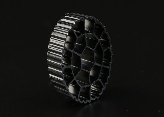kaufen Schwarze Farbe Kunststoff MBBR Kaldnes K1 MBBR Bio Medien HDPE Material 25mm X 12mm Größe online manufacture