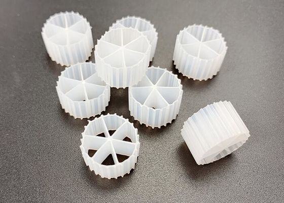 kaufen Weiße Farbe FDA Safty HDPE Material Bewegliches Bett Biofilm-Reaktor Lebensdauer 15 Jahre online manufacture
