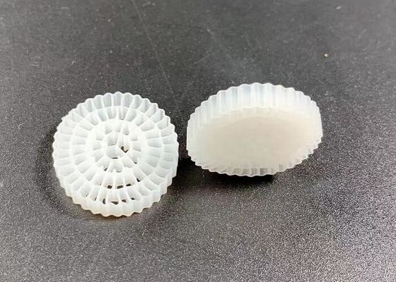 kaufen HDPE Mbbr Träger-Biofilter für Fischfarmen-Hängebett 25x4MM online manufacture