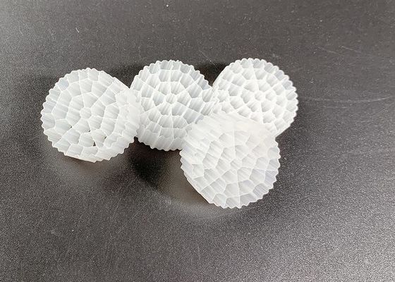 kaufen PE37 Weiß Farbe Bewegliches Bett Biofilmreaktor A/O Technologie COD BOD Bewegung online manufacture