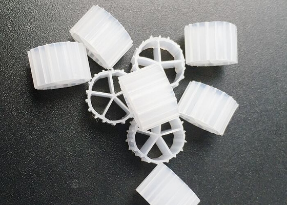 MBBR Kugelschlag-Plastikfiltermedien BOD / COD und Stickstoffentfernung
