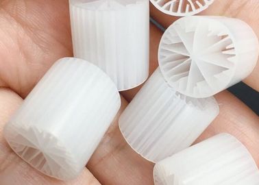 Umweltfreundliche anaerobe Tankwasserbehandlung MBBR Bio Media 15*15mm Große Fläche