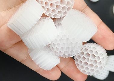38 Räume K3 IFAS-Technologie MBBR Biopippenmedien Fabrikpreis für die industrielle Wasseraufbereitung 25*10mm