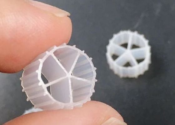 UV-beständiges HDPE 10*7MM MBBR BIOBALLS IFAS-Prozess 5 Räume