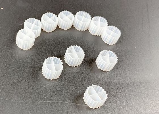 MBBR Weißes HDPE IFAS Biologische Filtermedien 1000m2/M3
