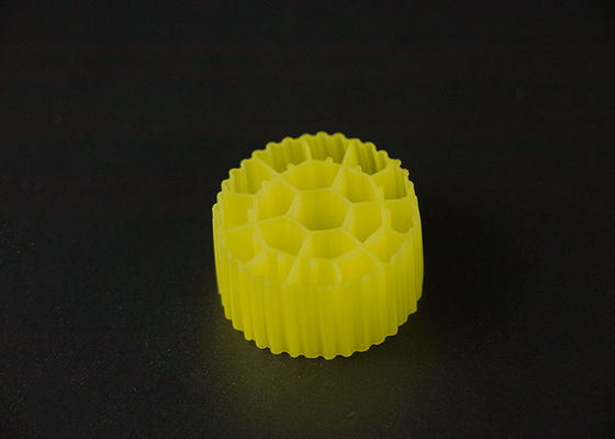 Weiße Farbe MBBR Filtermedien K3 Bio Medien Gute Stoßbeständigkeit mit jungfräulichem HDPE