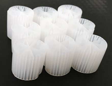 15*15mm mit weißer Farbe und unbehandeltem HDPE-Material MBBR-Filtermedien für anaerobe Behälter