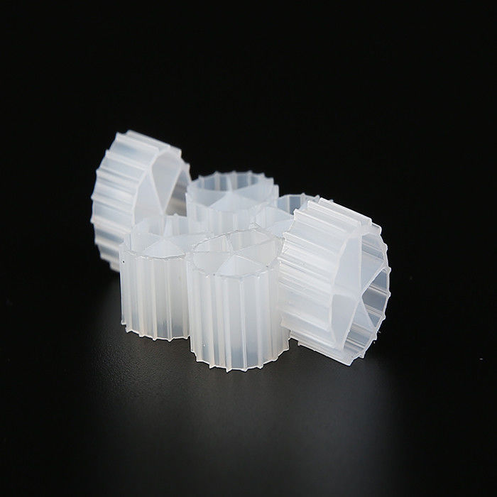 Weiße Farbe MBBR Bio-Medien mit jungfräulichem HDPE-Material Aquarienfilter Abwasserbehandlung