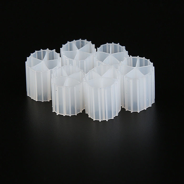 Weiß 5 Löcher Jungfrau HDPE Filtermedium Langlebigkeit Größe 10 mm X 7 mm