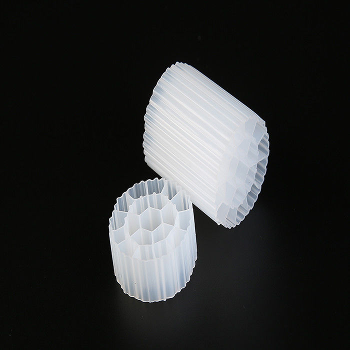100% jungfräuliches HDPE Material MBBR Bio Media 35*18mm Größe FDA-Zertifizierung