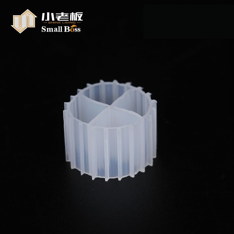 HDPE Kleingröße K1 Biofiltermedium 900m2 / M3 Oberfläche 11*7mm Größe