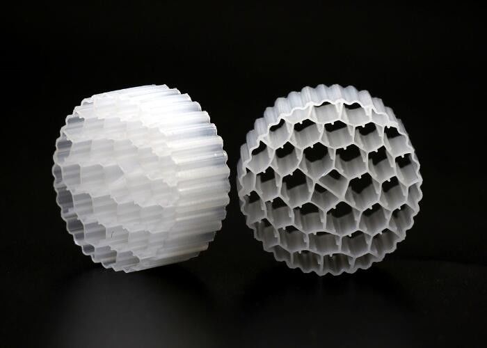 Schwimmende Biobälle Filtermedien MBBR 16mm X 10mm Hydrophiler junger HDPE-Material