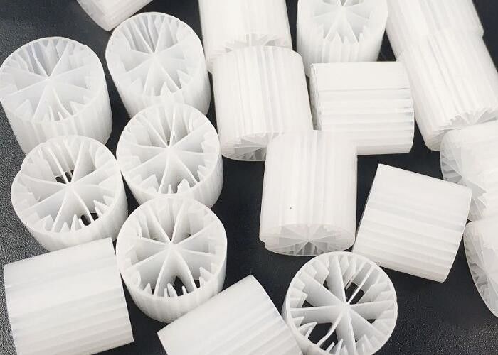 HDPE Biomasse Kunststoff Filtermedium 15*15mm Für WWTP SBR Technologieträger