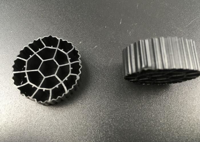 Schwarze Farbe K3 MBBR Filterträger für die industrielle Wasserbehandlung 25*10mm