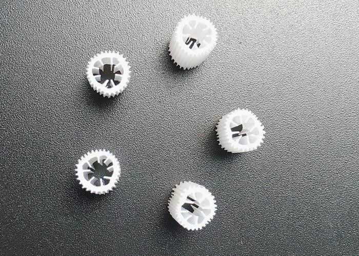 Industrie-HDPE-Filtermedien HIPS Material 5*5mm Größe SGS-Zertifizierung angepasste Farbe