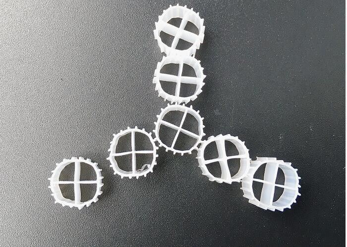 MBBR Biofilter-Medien Biochips 0,96 - 0,98 g / Cm3 Dichte für RAS Aquakultur FAB Biomedien