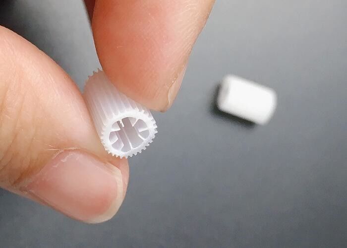 Virgin HIPS Material MBBR Filtermedien schwimmende Mikro-Biopipe Medien für die Abwasserbehandlung
