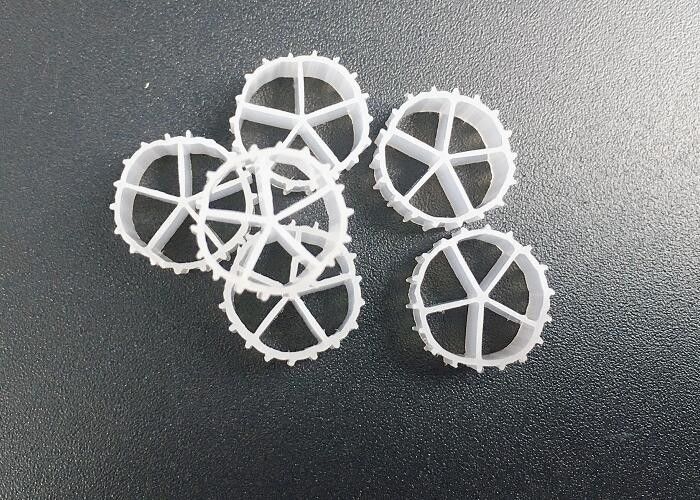 Natürliche Farbe MBBR Filtermedien und jungfräuliches HDPE Material MBBR Bio Medien für RAS 10*7mm