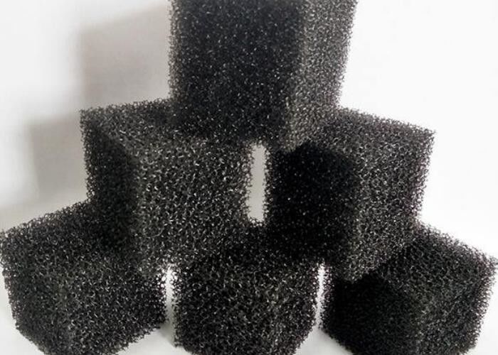 Poröse Polymerträger für die Wasserbehandlung Schwarze Farbe Große Fläche