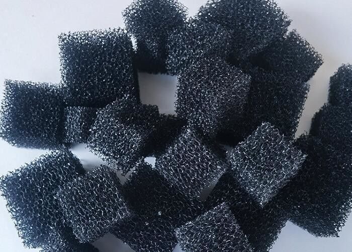 Poröse Polymerträger für die Wasserbehandlung Schwarze Farbe Große Fläche