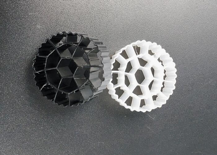 Plastik-MBBR-Bio-Medien HDPE-K3 Aquaponik-Filtermedien 500 m2/m3 fda sicherer Stoff Biopipe-Biozellkugeln
