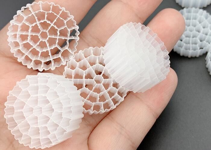 FDA PE37 25*10MM Weißes HDPE MBBR-Floating Filtermedium