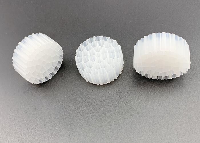 FDA PE37 25*10MM Weißes HDPE MBBR-Floating Filtermedium