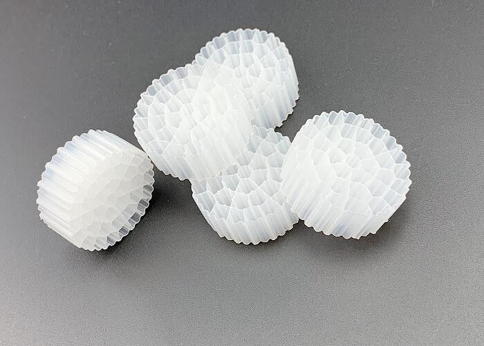 Wasseraufbereitung Große Fläche MBBR Biozellfiltermedien 25*10MM