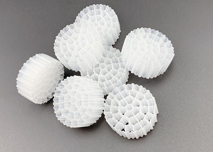 Weiße Farbe HDPE K1 Filtermedien PE37 zur Verbesserung der Wasserqualität