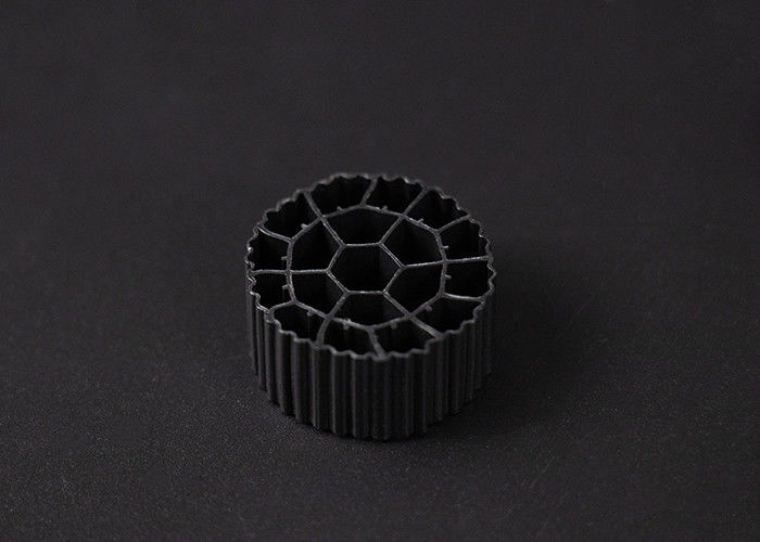 Neue HDPE-Material MBBR Filtermedien Biofilter 25mm X12mm Größe 600 m2/m3 Oberfläche