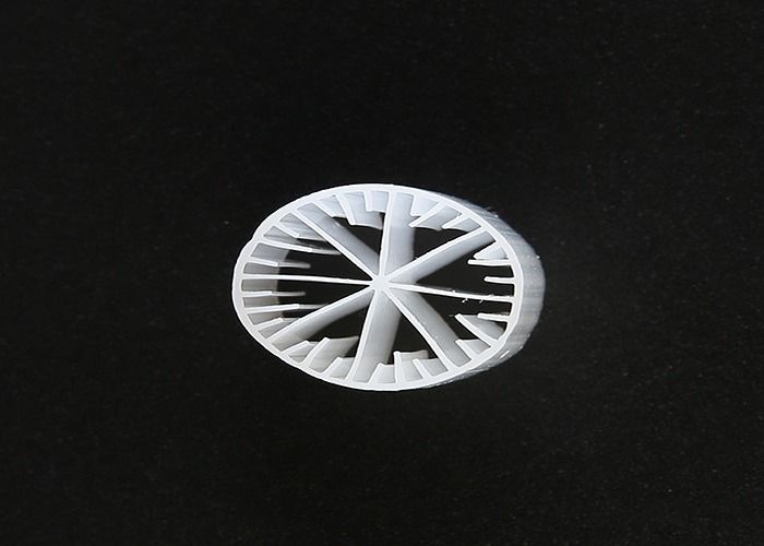 15*15mm Größe MBBR Bio Media Virgin HDPE Material Weiße Farbe Für anaeroben Tank