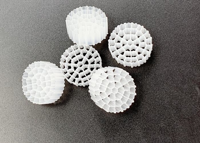 Jungfrau HDPE IFAS Technologie MBBR Flotationsfiltermedien Weiß Farbe