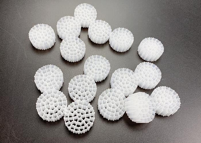 Kunststoff Biomedia Extrusionsrohr Biotube MBBR Kaldnes Filtermedien beliebige Farbe