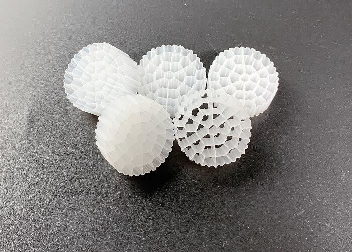 PE37 Weiß Farbe Bewegliches Bett Biofilmreaktor A/O Technologie COD BOD Bewegung